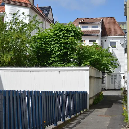 Mi Casa Tu Casa - St Bergen